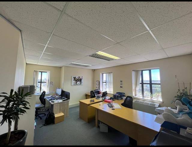 BUSINESS PROPERTY TO RENT IN NEWTON PARK